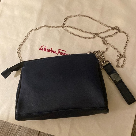 Salvatore Ferragamo parfums cosmetic bag - Picture 10 of 15